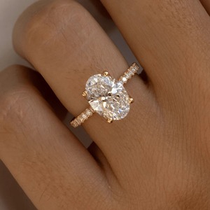 Anillo de Compromiso de Oro Amarillo de 14K con Diamante Cultivado en Laboratorio de Corte Ovalado de 3CT, Venta al Por Mayor - Product Image 2