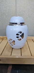 Urne funéraire écologique en laiton durable pour animaux de compagnie, style américain, capacité de 220 pouces cubes - Product Image 3