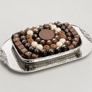 Plateau de présentation en métal argenté pour chocolats, plateau de service en acier inoxydable martelé pour desserts, idéal pour les mariages et les hôtels - Product Image 1