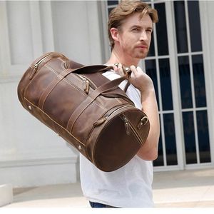 Borsa da viaggio retrò elegante Wainwright rotonda in pelle Vintage Weekender - Product Image 2