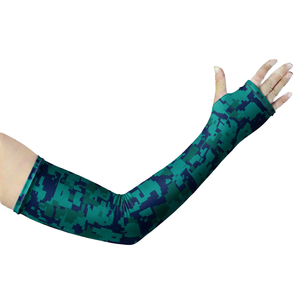 Manchons de bras de performance 100 % polyester, sans couture, à fusion dégradée, motif camouflage bleu, équipement de cyclisme sur route, fabriqué au Pakistan - Product Image 4