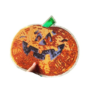 Patchs à repasser avec logo personnalisé pressés à chaud, vente en gros de patchs de broderie complets pour vêtements Minnie Pumpkin Chenille Patch - Product Image 2