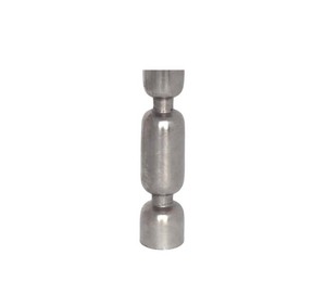 Vase contemporain en aluminium avec détails creux élégants pour des arrangements floraux décoratifs - Product Image 5