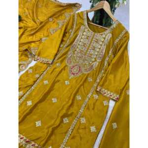 Ensemble haut et bas pour femmes avec un dupatta élégant pour les fêtes - Product Image 4