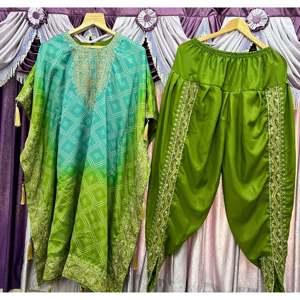 Conjunto de Top y Pantalón para Mujer, Diseño de Estampado Digital, Ideal para Fiestas - Product Image 2