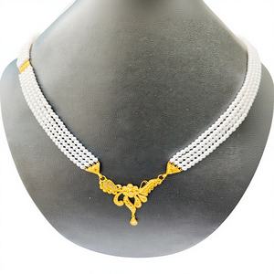 Ensemble de collier en or massif 22 carats avec perles, quatre rangs de perles blanches, pendentif floral, bijoux de mariée indiens traditionnels pour femmes - Product Image 1