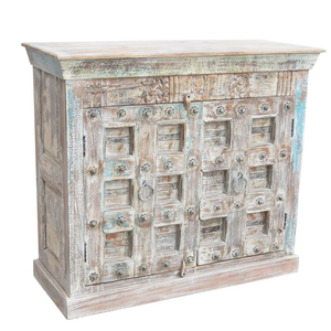Armoire de rangement vintage en bois massif sculpté, peint et vieilli, robuste et durable, artisanat Haswani - Product Image 1