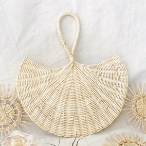 Adornos de pared de madera de alta calidad, abanicos de ratán hechos a mano para colgar en la pared. - Product Image 6