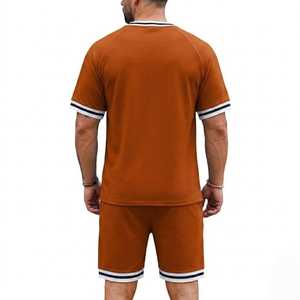 Ensemble assorti tendance pour homme : T-shirt et short décontractés, style streetwear léger pour le quotidien, collection mode 2026 - Product Image 2