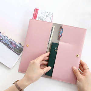 Cartera de Pasaporte de Cuero Vegano PU con Logotipo Personalizado, Portadocumentos de Viaje Delgado con Ranuras para Tarjetas - Product Image 3