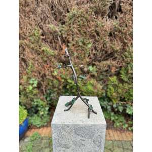 Pilier décoratif en métal à motif floral avec oiseau en bronze assis, sculpture décorative pour jardin, accessoires pour ferme, fait main - Product Image 2