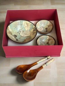 Tazón de servir de madera natural hecho a mano, diseñado para una comodidad elegante y práctica en el día a día. - Product Image 1
