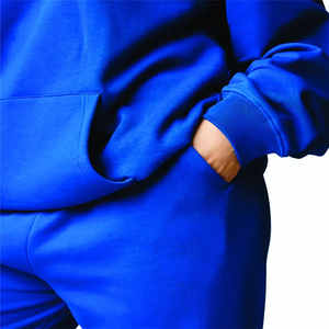 Conjunto Deportivo de Pantalones y Sudadera con Diseño Personalizado y Logotipo, Pantalones Deportivos con Diamantes y Sudadera con Capucha para Mujer, Conjunto Deportivo con Pedrería - Product Image 6