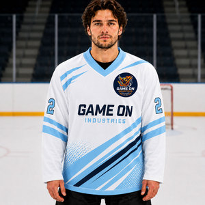 Maillot de hockey sur glace pour homme Game On Industries, col en V, manches longues, polyester sublimé, anti-transpiration, blanc et bleu rayé - Product Image 1