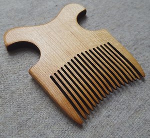 Peine de Barba de Madera Personalizado, Peine de Dientes Anchos Antiestático, Herramienta de Peinado Hecha a Mano para Hombres y Mujeres - Product Image 6