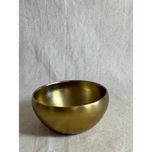 Cuenco de metal pulido hecho a mano, diseño minimalista, acabado dorado, para servir alimentos, cuencos de lujo antiguos, cuenco hecho a mano para refrigerios - Product Image 1