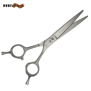 Ciseaux à cheveux droits en acier inoxydable japonais pour droitiers, avec pointe de lame affûtée, non pliables, fabriqués à Taïwan - Product Image 3