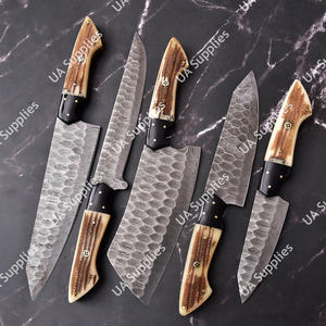 Juego de cuchillos de chef modernos de 5 piezas de acero de Damasco hecho a mano con hoja martillada, orientación de mano ajustable, mango de cuerno de ciervo y funda de cuero - Product Image 2