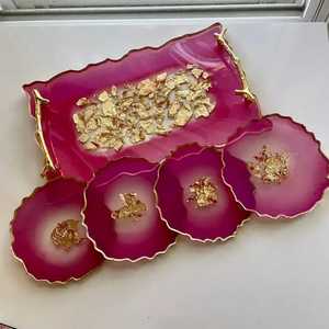 Plateau de service rond en résine vert émeraude avec feuille d'or, style agate, avec poignées en forme de branche, accessoires de luxe pour la maison - Product Image 3