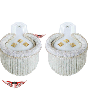 Epaulettes de Hombro Metálicas Doradas Vintage KEW con Flecos, Bordado Ecológico, Diseño de Lujo y Acabado Duradero - Product Image 1