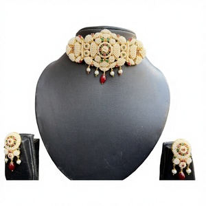 Parure de bijoux ethniques indiens pour femme, collier ras-du-cou multicolore en alliage de zinc, fait main, plaqué or, avec strass et motif floral Jaal Puwai - Product Image 1