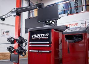 กล้องตั้งศูนย์ล้อ 3 มิติ รุ่น Hunter พร้อมเครื่องตั้งศูนย์ล้อ 3 มิติ ระบบถ่วงล้อ ลิฟท์ 4 เสา จอแสดงผล LED รองรับไฟ 110V/220V/380V - Product Image 4