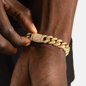 Bracelet cubain de luxe semi-serti de pierres |   Bracelet Miami Cuban en or plaqué 18 carats avec micro-pavé pour hommes - Product Image 4