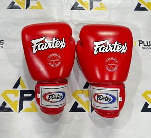สายรัดข้อมือหนังแท้แบบ Hook & Loop สีแดง Fairtex สำหรับถุงมือชกมวยไทย คิกบ็อกซิ่ง สำหรับผู้ใหญ่ ยูนิเซ็กซ์ รุ่น CP-BG-91 - Product Image 6