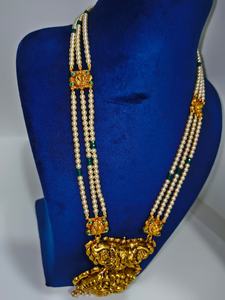 Elegante Collar de Cadena Plateada con Cristales Cuadrados Color Verde Azulado y Perlas, Joyería Minimalista de Moda para Mujer - Product Image 3