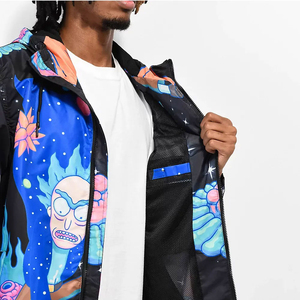 เสื้อแจ็คเก็ตกันลมสีดำแบบยูนิเซ็กซ์ พิมพ์ลายคอสมิก ริค แอนด์ มอร์ตี้ ผลิตจากวัสดุโพลีเอสเตอร์กันน้ำ - Product Image 3