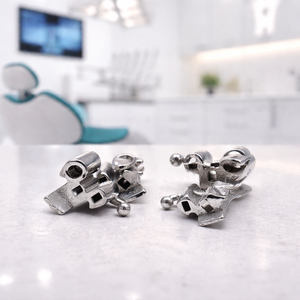 Tubes buccaux orthodontiques convertibles et soudables, manuels, pour 1ère molaire supérieure triple et 2ème molaire inférieure double (U3/L2), en acier inoxydable de qualité médicale - Product Image 3