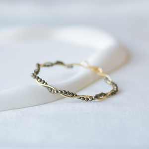 กำไลข้อมือไพไรต์ ลวดลายหยัก ประดับพลอยเหลี่ยมเพชรพลอย สำหรับสาวๆ ผู้หญิง ของขวัญสำหรับเธอ เงินแท้ 925 ชุบทอง 14k - Product Image 1