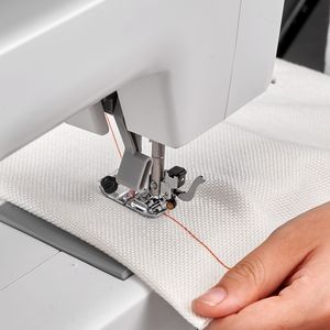 Macchina da Cucire Elettrica Leggera con 18 Applicazioni di Punti, Luce LED, Pedale e Controllo a Manopola Semplice, con Interni in Metallo - Product Image 2