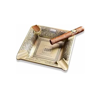 Cendrier en cuivre jaune gravé robuste à 4 fentes, grand cendrier en métal pour cigarettes, pour la maison et le bureau, cadeaux pour hommes - Product Image 1