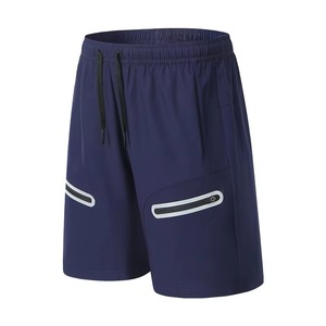Pantaloncini sportivi da <span class=keywords><strong>uomo</strong></span> <span class=keywords><strong>blu</strong></span> <span class=keywords><strong>navy</strong></span> ad asciugatura rapida con coulisse in vita e tasche laterali, lunghezza <span class=keywords><strong>Bermuda</strong></span>, tinta unita, stile sportivo - Product Image 1