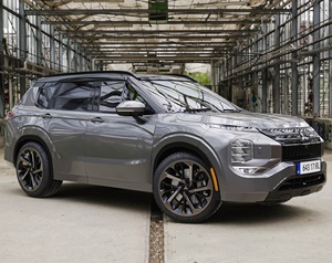 Hot Deal Mitsubishi Outlander Premium SUV Luxury Drive King Fuel Saver Export Ready Family Power Machine Global Market Choice - Product Image 2