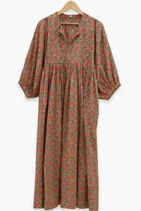 Robe maxi décontractée d'été pour femme en coton gris et imprimé floral rouge, coupe ample, manches bouffantes, col noué - Product Image 4