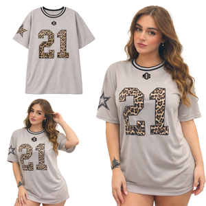 Camiseta Oversize de Fútbol Americano para Mujer con Estampado de Leopardo y Número, Estilo Urbano, Holgada, Informal, OEM, Marca Privada - Product Image 1