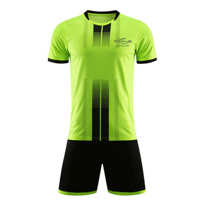 Uniforme de Fútbol Transpirable de la Mejor Calidad - Ropa Deportiva Personalizable, Nuevo y en Oferta - Product Image 1