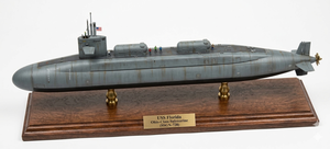 Modelo a Escala de 36 Pulgadas del Submarino USS Florida Clase Ohio (SSGN-728) Pintado a Mano en Madera de Cedro - Product Image 2