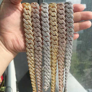 Collar de Plata de Ley 925 Plateada con Cadena Cubana y Diamante Moissanita VVS Engastado en Bisel, Certificado IGI, de Moda, Regalo para Hombre - Product Image 2