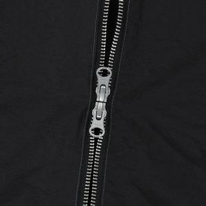 ชุดวอร์มไนลอนน้ำหนักเบาแบบซิปสำหรับผู้ชาย ทรงหลวมใส่สบาย เหมาะสำหรับฤดูร้อน ชุดเซ็ตเสื้อแจ็คเก็ตกันลมและกางเกงขาสั้นสองชิ้น - Product Image 5