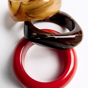 คอลเลกชันกำไลเรซิ่นสีสันสดใส งานแฮนด์เมดคุณภาพสูง ดีไซน์โดดเด่นไม่ซ้ำใคร สไตล์สะดุดตา - Product Image 1