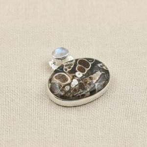 Colgante de Ágata Turritella Multicolor y Piedra Lunar, Plata de Ley 925, Chapado en Oro Rosa y Oro Amarillo, Joyería Hecha a Mano para Hermana - Product Image 3
