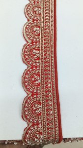 Encaje Floral Romántico de Lujo con Perlas y Bordado a Mano, Diseño Radiant Gold Sunburst, Ecológico, 100% Poliéster, Creación JK - Product Image 3