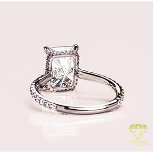 Bague en argent sterling 925 avec diamant de laboratoire taille coussin et bande de pierres brillantes, bijou de fiançailles élégant et luxueux pour femme - Product Image 4