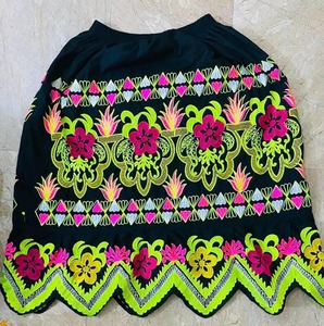 Jupes brodées, design personnalisé micronésien polynésien, imprimé floral hawaïen, polyester, jupe pour femmes, couleurs personnalisées - Product Image 1