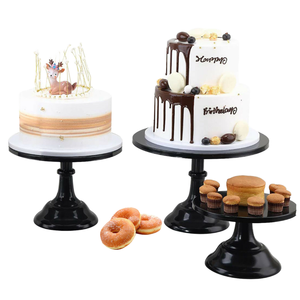 Nuevo Diseño de Soporte para Pastel Hecho a Mano en Metal para Decoración de Cumpleaños, Alta Calidad, Hecho de Metal Puro, Disponible al Mejor Precio - Product Image 1