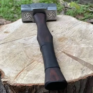 ค้อนช่างยี่ห้อ MS Enterprises ทำด้วยมือ ลายสลักแบบไวกิ้ง ทำจากเหล็กกล้าคาร์บอนเกรดอุตสาหกรรม หน้าตัดทรงสี่เหลี่ยมผืนผ้า ด้ามจับแบบมีพื้นผิว - Product Image 3