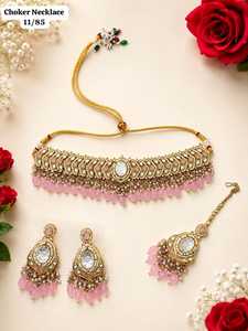 Parure de collier ras-du-cou rose haut de gamme en Kundan taille émeraude, plaqué or antique, avec boucles d'oreilles perlées et Maang Tikka, pour mariage indien nuptial - Product Image 1